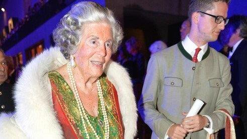 Salzburger Festspielball, I