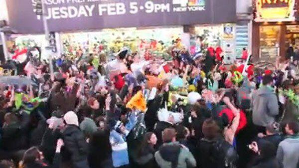 200 Menschen tanzten am New Yorker Times Square