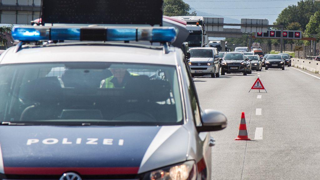 Unfall mit drei Fahrzeugen bei Salzburg-Nord