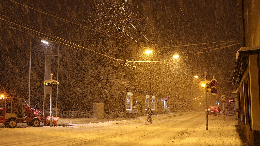 Wintereinbruch in Stadt Salzburg