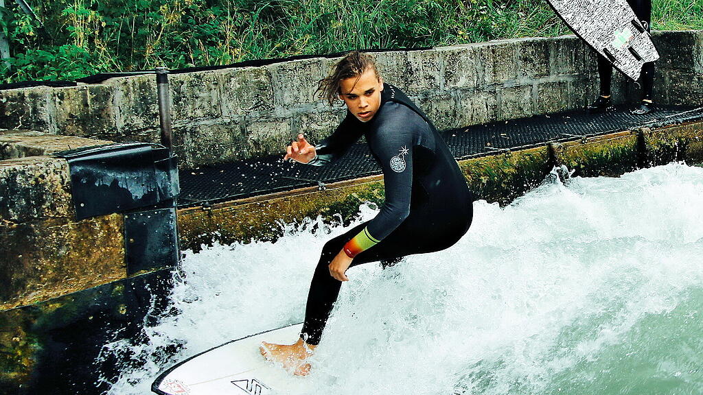 ALMjam 2022 - Surf Testival und Contest vom Anf\u00e4nger zum Fortgeschrittene Surfer\/innen