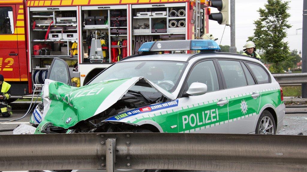 Unfall mit Polizeiauto