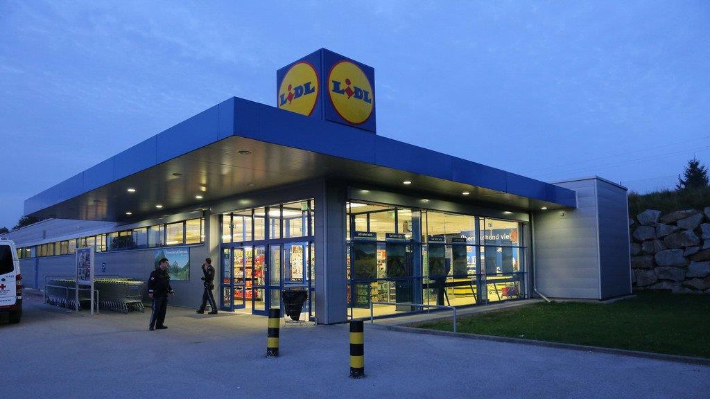Unbekannter überfällt Lidl