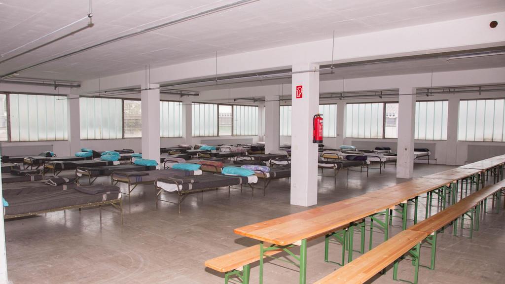 Flüchtlinge in Salzburg: Notquartier in Salzburg-Kasern