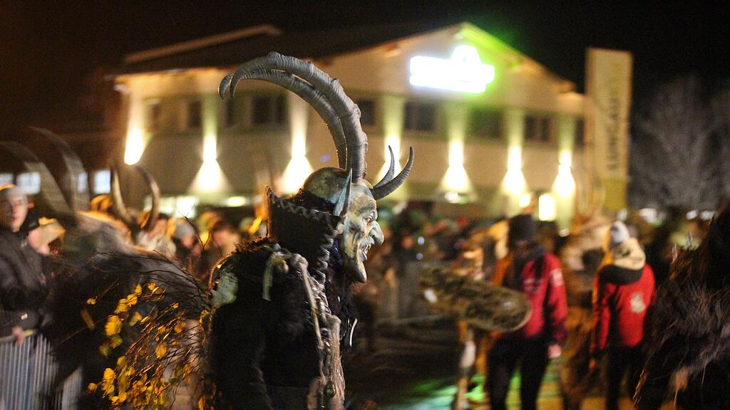 15. Krampuslauf am Villaparkplatz