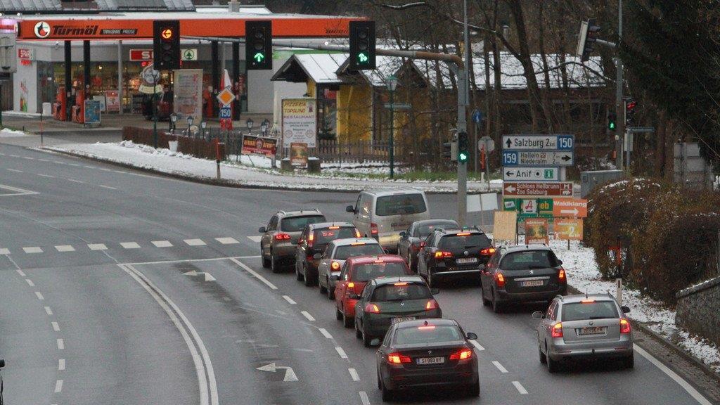 Auffahrunfall bei Anifer Kreuzung