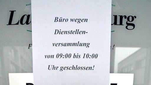 Landesbedienstete protestieren