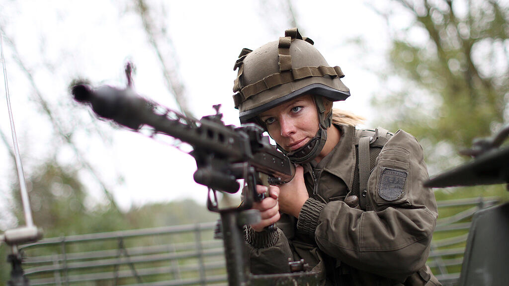 symb_bundesheer symb_soldatin