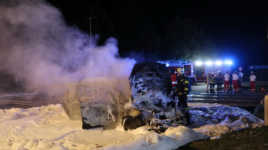 Pkw-Brand in Mondsee