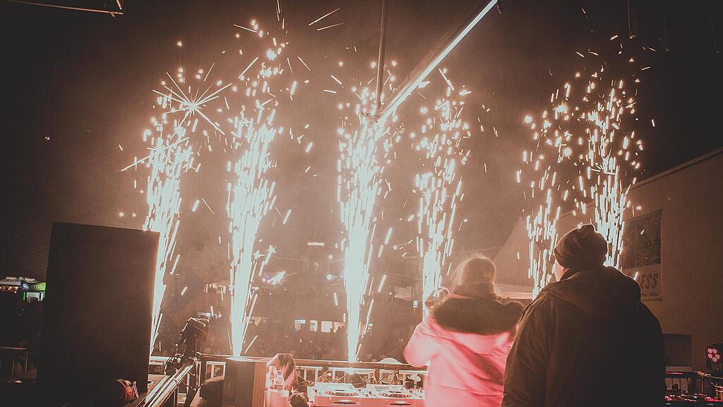 Rave on Snow