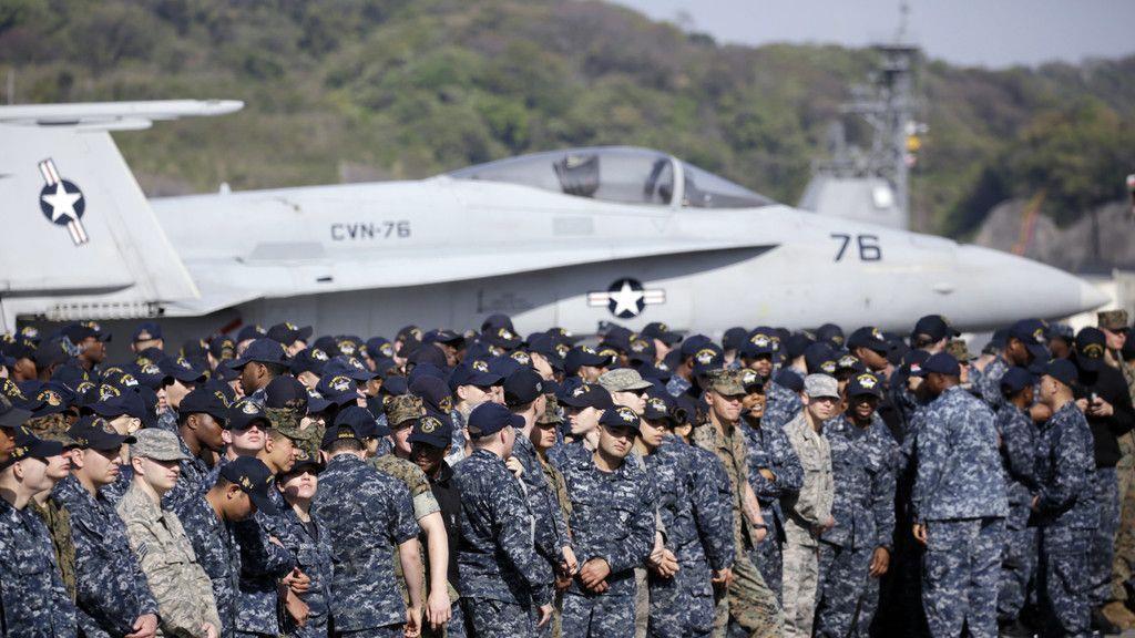 Mike Pence besucht Japan