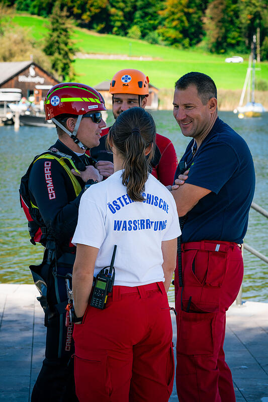 Übungstag der Wasserrettung und Flugpolizei am Obertrumer See