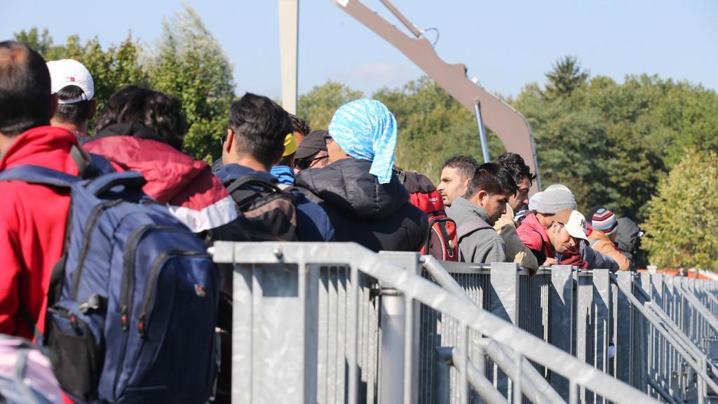Flüchtlinge - Lage in Salzburg spitzt sich zu II