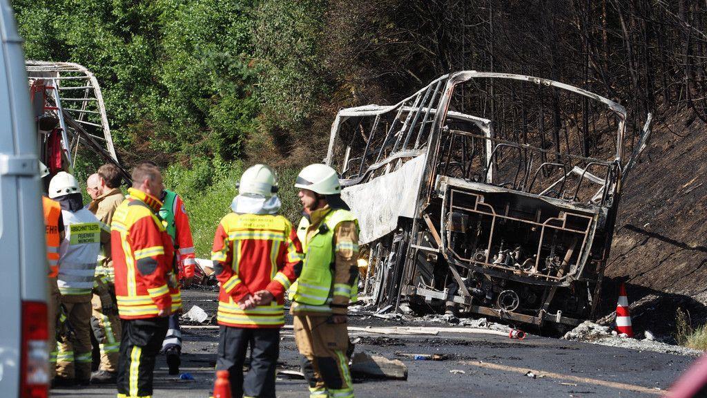 Folgenreicher Reisebus-Unfall in Bayern