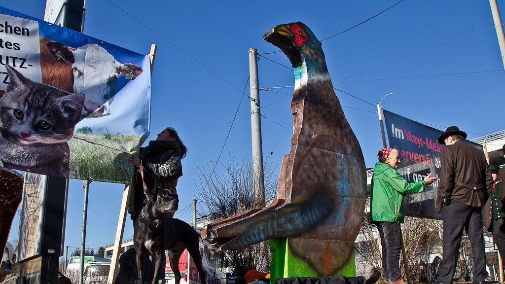VGT-Protestaktion gegen "Hohe Jagd und Fischerei"