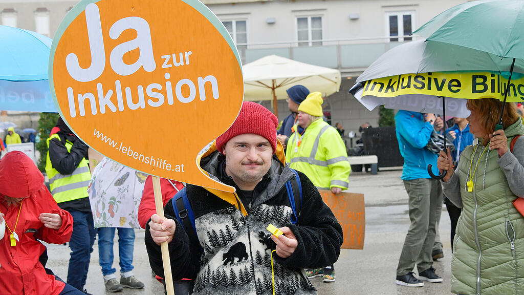 Demo Rechte für behinderte Menschen Salzburg
