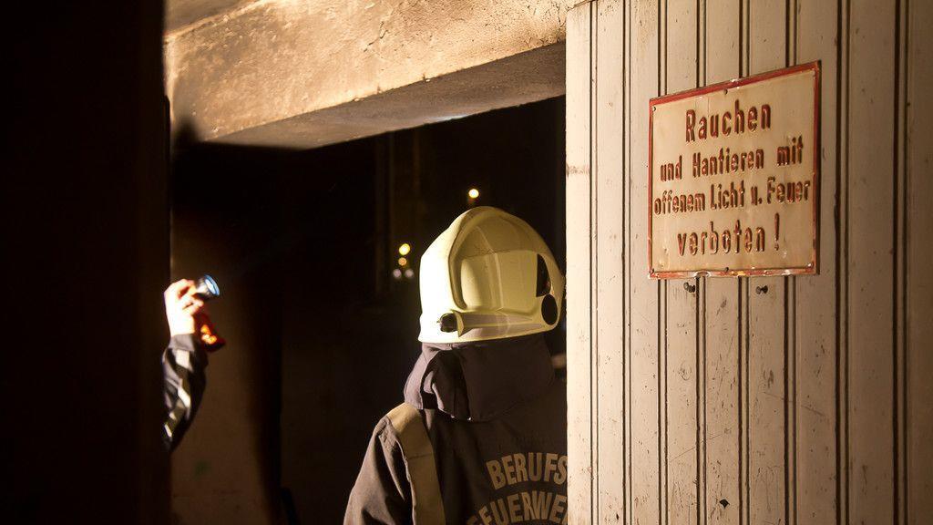 Brand in Mehrparteienhaus in Gnigl fordert Verletzten