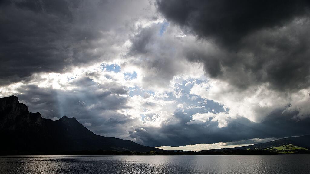 Ein Bohrkern aus dem Mondsee wurde untersucht.