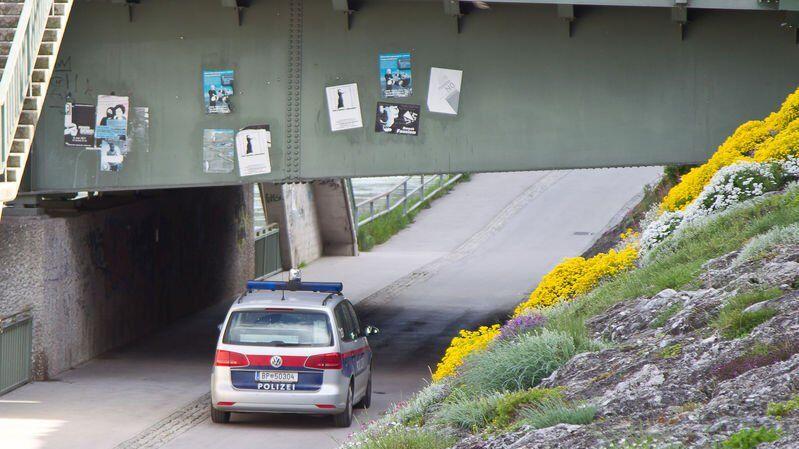 Die Bettler-Schlafplätze unter der Lehener Brücke wurden am Dienstag geräumt.