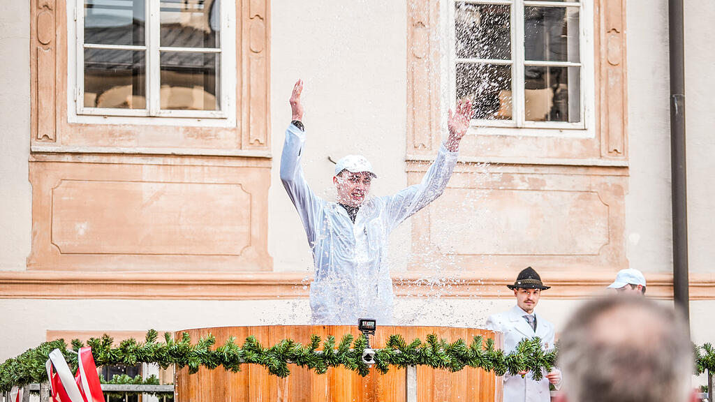Der traditionelle Metzgersprung in Salzburg