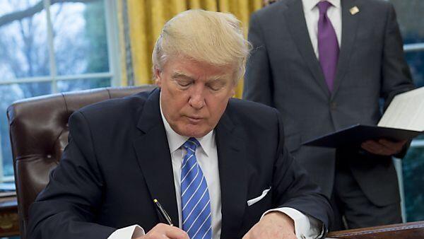 Trump unterzeichnete den Erlass