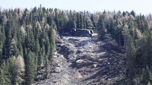 Massiver Felssturz auf Felbertauernstraße vor Matrei in Osttirol