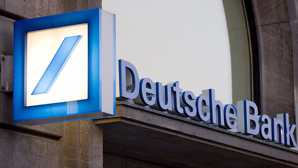 Der Mann, der seit 1. Oktober zur Aufklärung des Finanzskandals eingesetzt ist, sei als ehemaliger Mitarbeiter der Deutschen Bank in die Geschäfte des Landes Salzburg involviert gewesen.