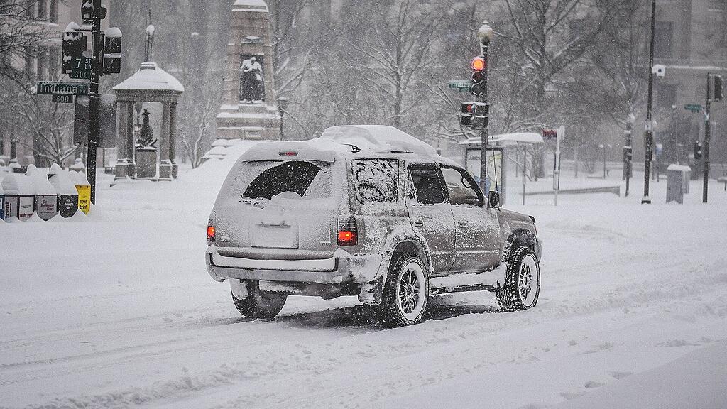 symb_auto_im_Schnee