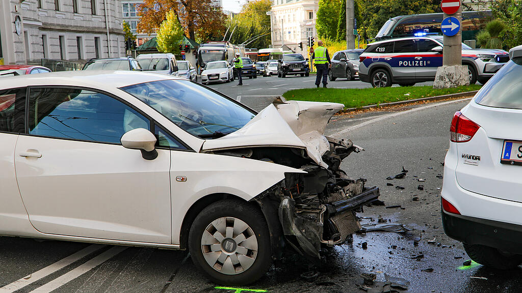 Pkw-Crash Salzburg-Nonntal
