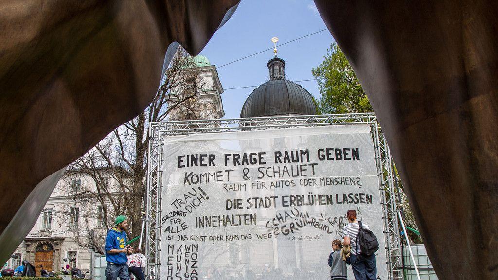 Kunstaktion am Makartsteg