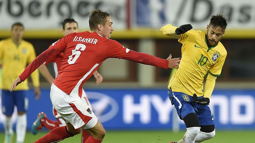 Ilsanker (im Bild gegen Neymar) ist mit drei weiteren Salzburgern für das EM-Quali-Spiel gegen Russland nominiert.