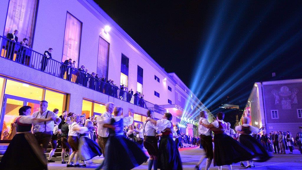 Salzburger Festspielball, I
