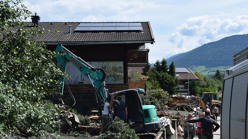 Unwetter_Mittersill_Aufr\u00e4umarbeiten III