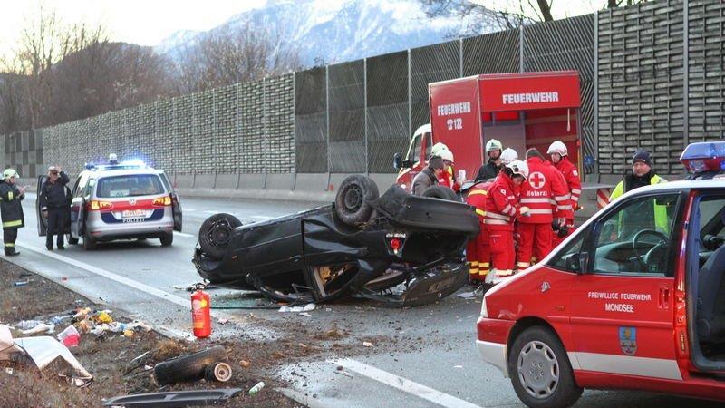 Pkw-Überschlag auf A1 bei Mondsee