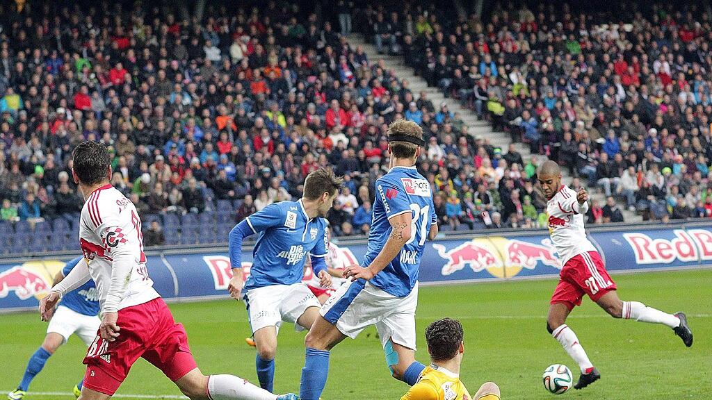 Red Bull Salzburg zeigte im Salzburg-Derby gegen Grödig zwei Gesichter. Am Ende machten Alan und Soriano den Unterschied.