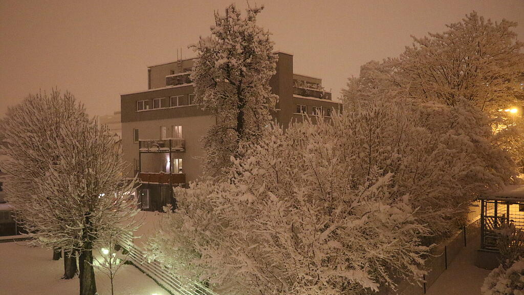 Wintereinbruch in Stadt Salzburg