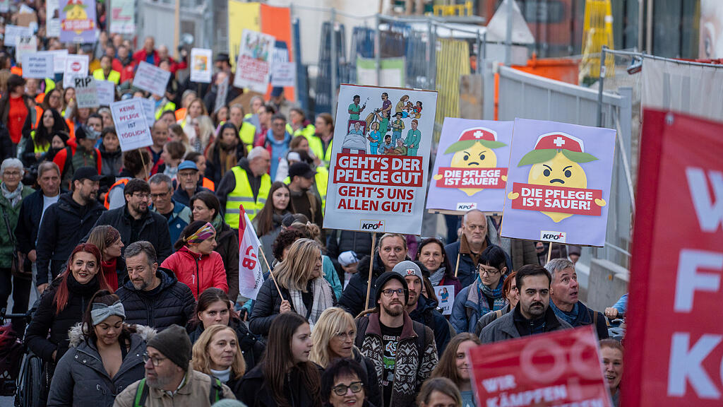 Pflege-Demo in Salzburg