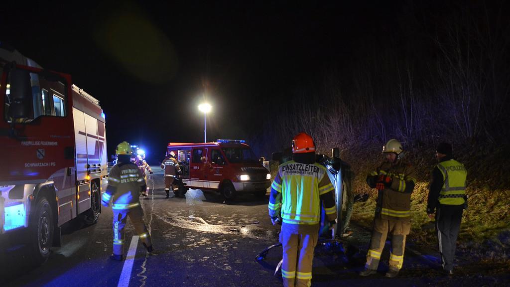 St. Veit: Unfall auf B311 fordert Verletzten