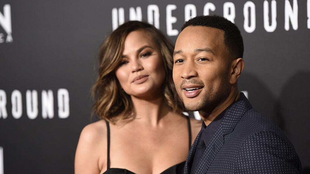 Musiker John Legend mit seiner Frau, dem Model Chrissy Teigen.