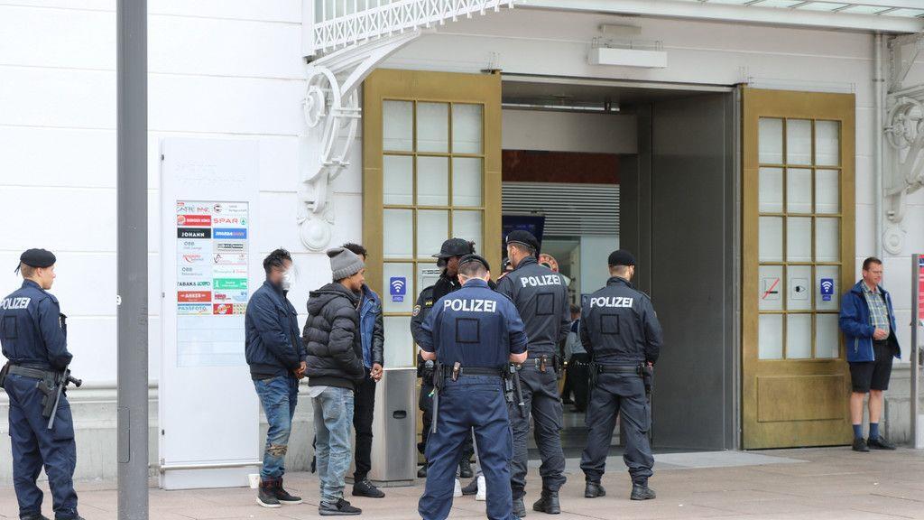 Präsenz der Polizei am Salzburger Hauptbahnhof seit August erneut erhöht