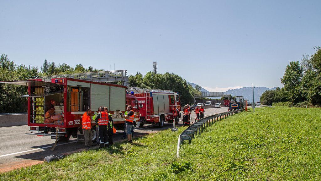 Lkw verliert Hydrauliktank auf A1