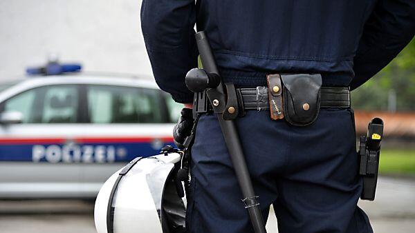 Die Polizei fahndet nach dem unbekannten Täter