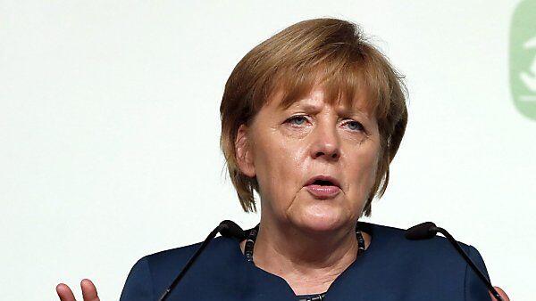 Merkel wird als "Schuldenpäpstin" bezeichnet