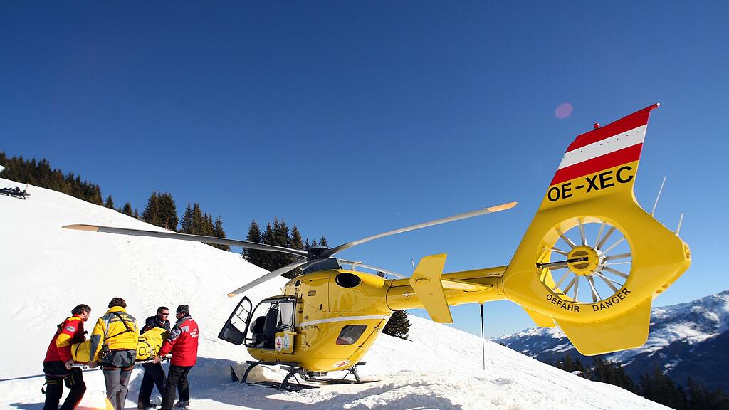 Eine Wintersportler wurde mit Kopfverletzungen ins Spital geflogen.