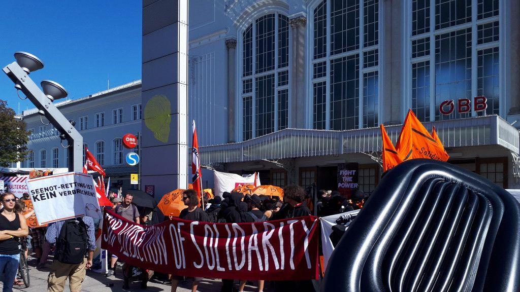 EU-Gipfel: Demo in Salzburg, I