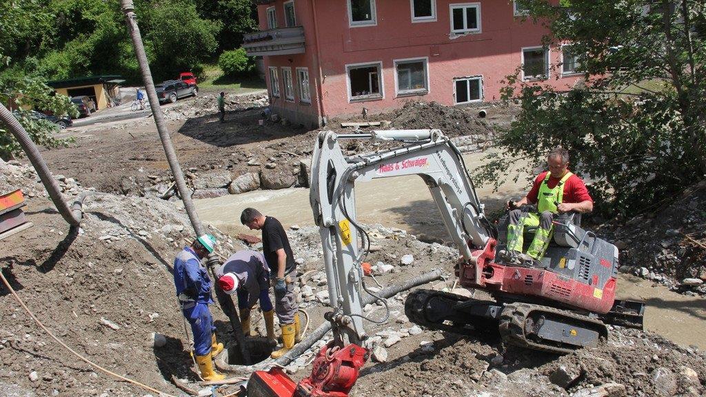 Bagger in Hüttau geborgen
