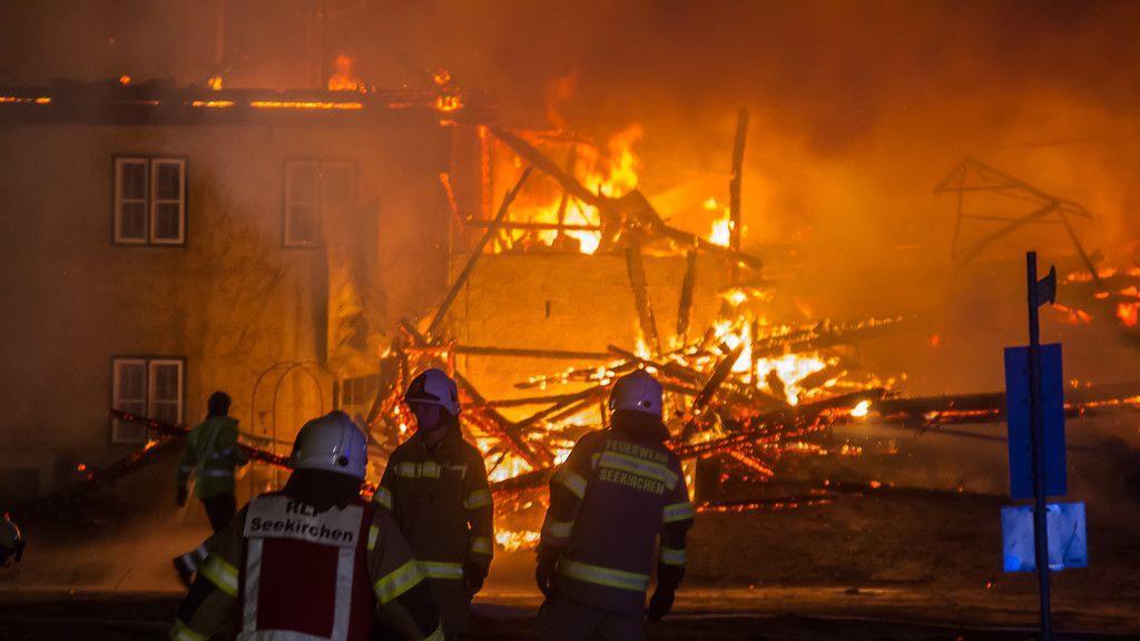 Großbrand bei Bauernhof in Seekirchen