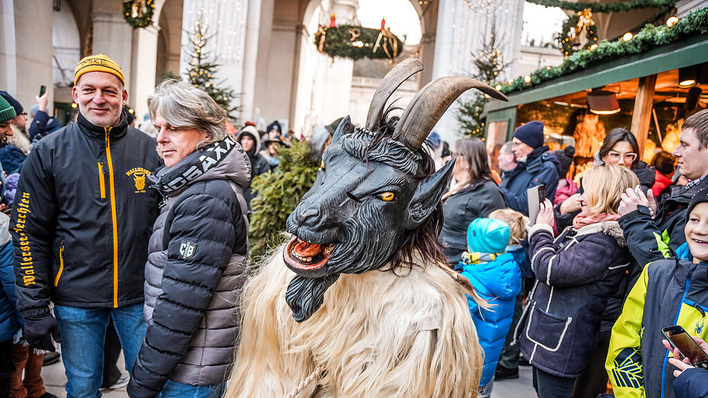 Krampuslauf am Christkindlmarkt Salzburg