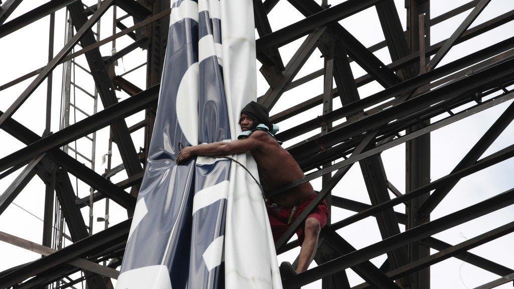 Super-Taifun Haiyan trifft Philippinen: Massenevakuierungen