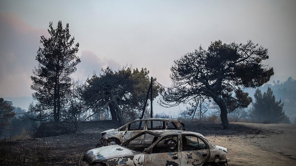 Feuer auf griechischer Insel